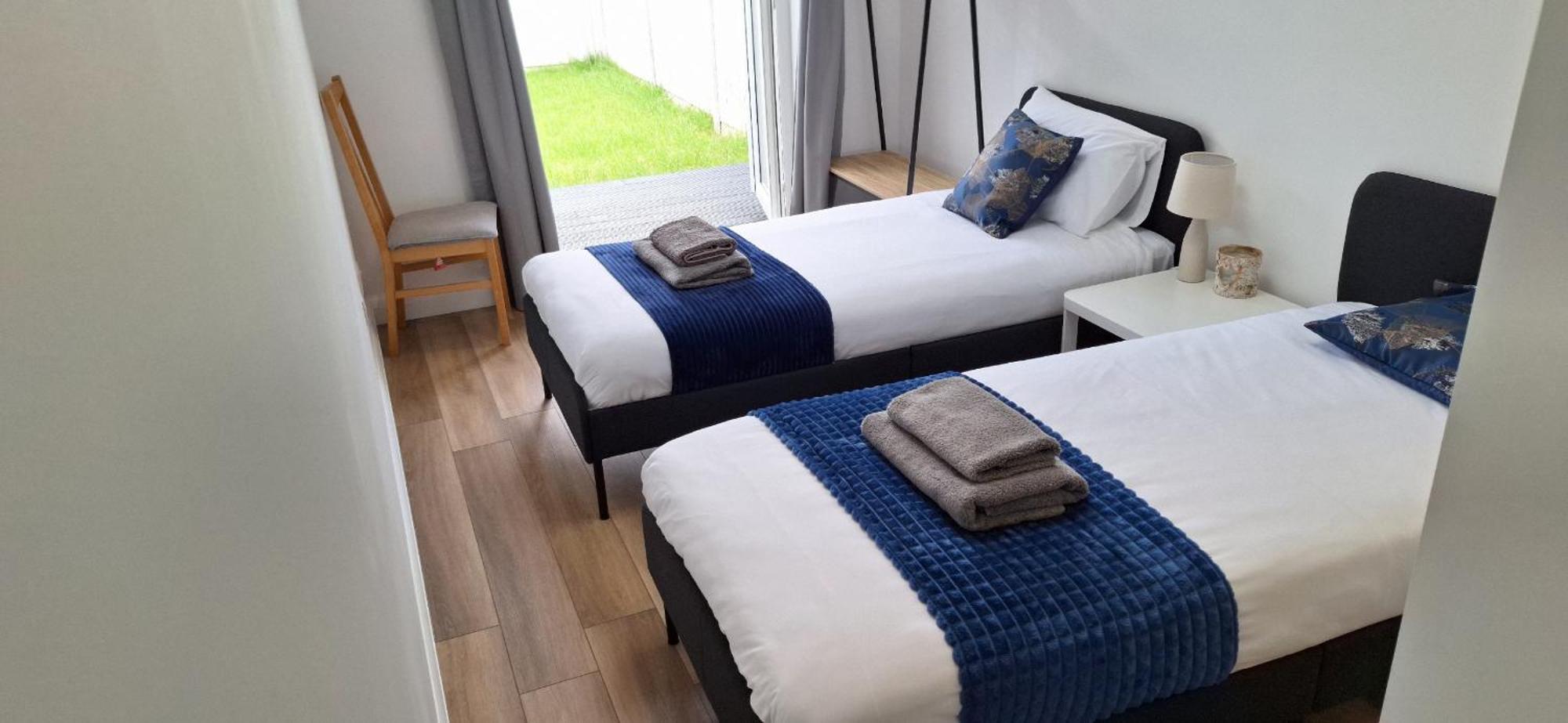 New 3 Bedrooms Flat In Ashford Near Heathrow Buitenkant foto