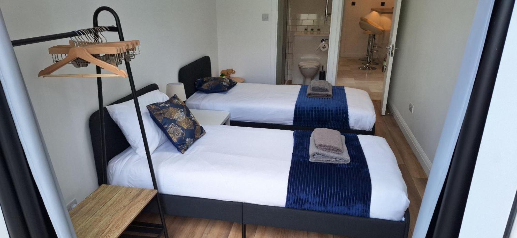 New 3 Bedrooms Flat In Ashford Near Heathrow Buitenkant foto