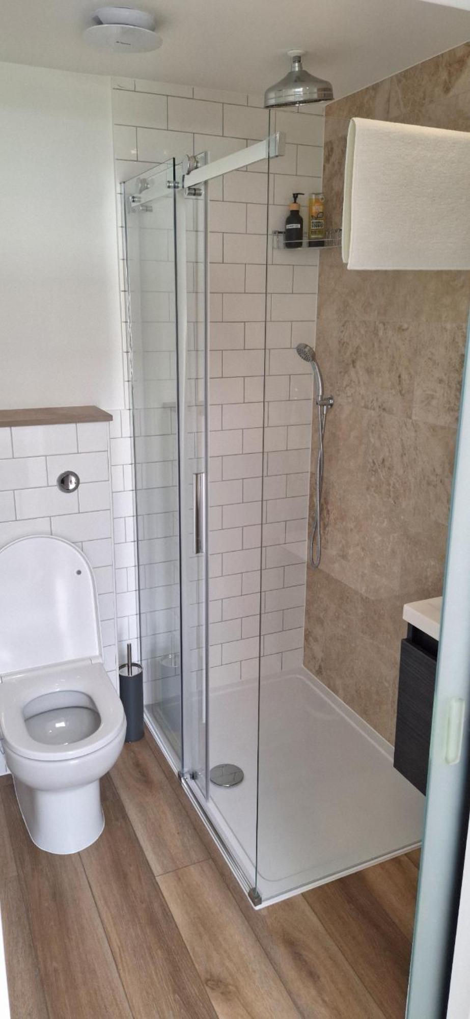 New 3 Bedrooms Flat In Ashford Near Heathrow Buitenkant foto