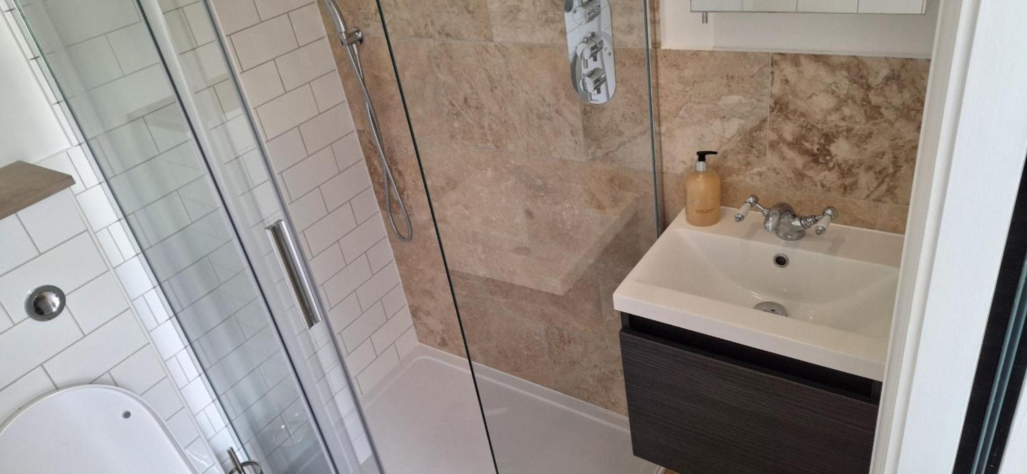 New 3 Bedrooms Flat In Ashford Near Heathrow Buitenkant foto