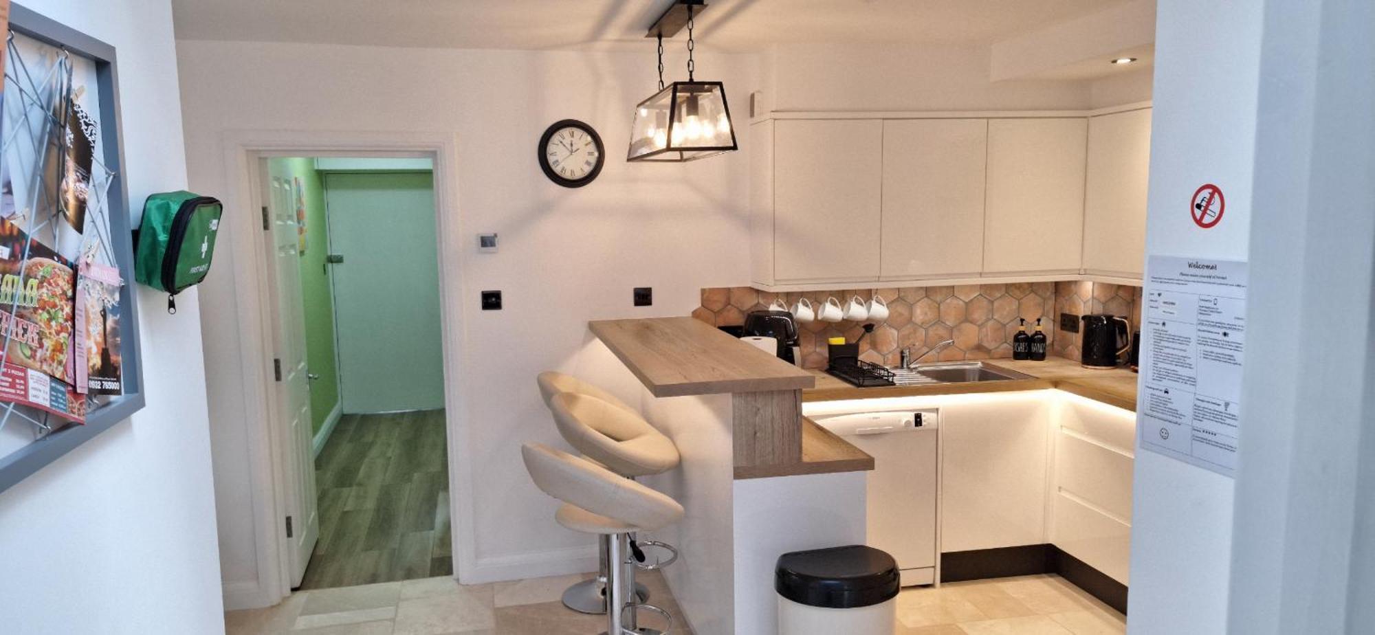 New 3 Bedrooms Flat In Ashford Near Heathrow Buitenkant foto