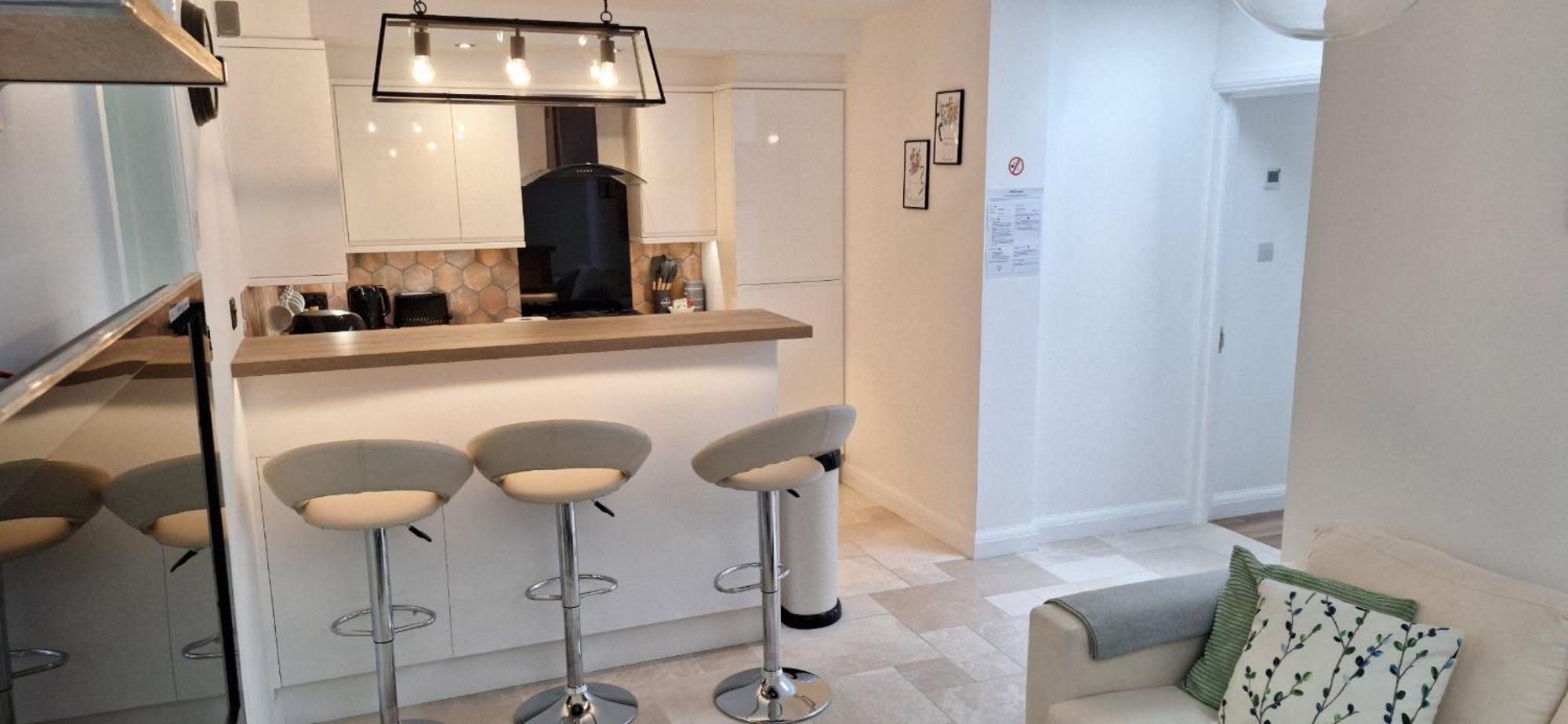 New 3 Bedrooms Flat In Ashford Near Heathrow Buitenkant foto