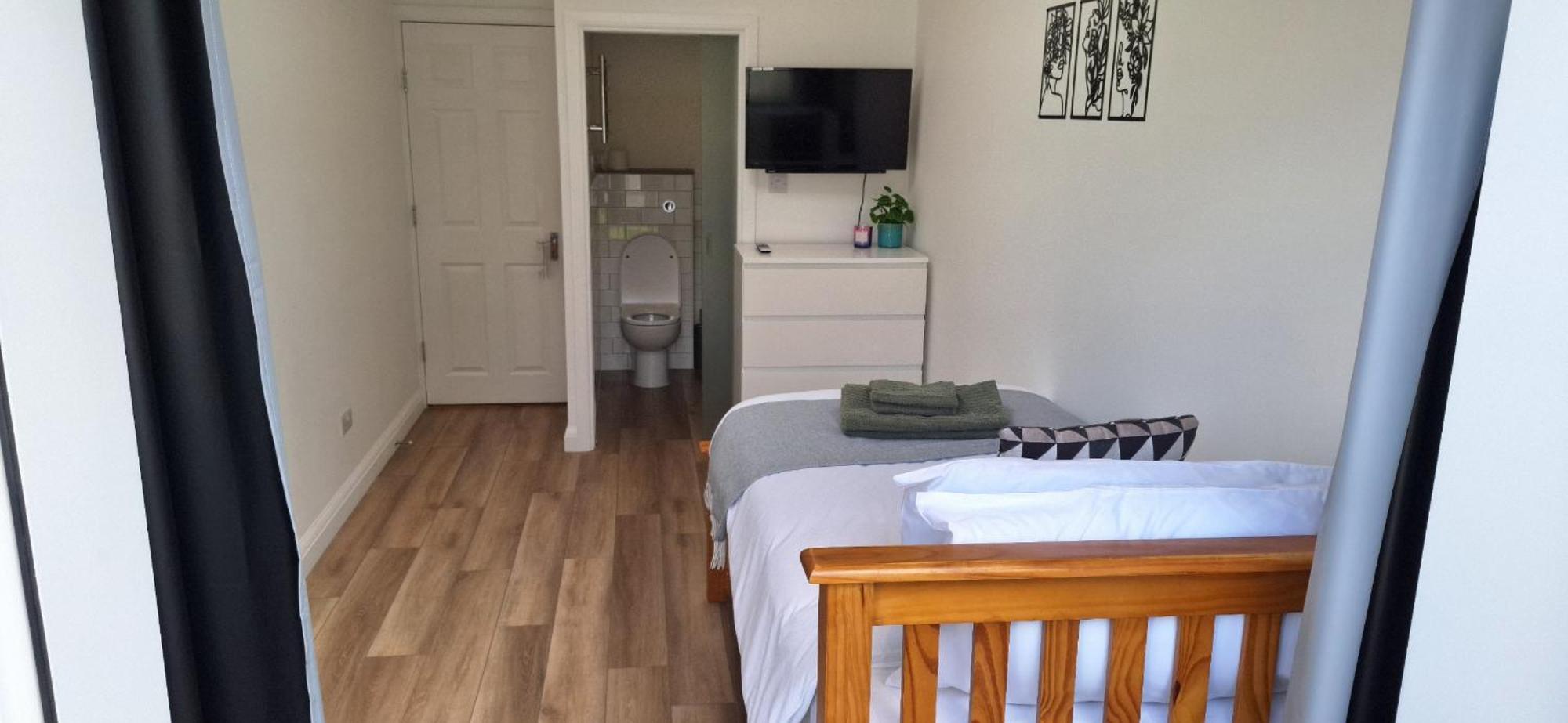 New 3 Bedrooms Flat In Ashford Near Heathrow Buitenkant foto