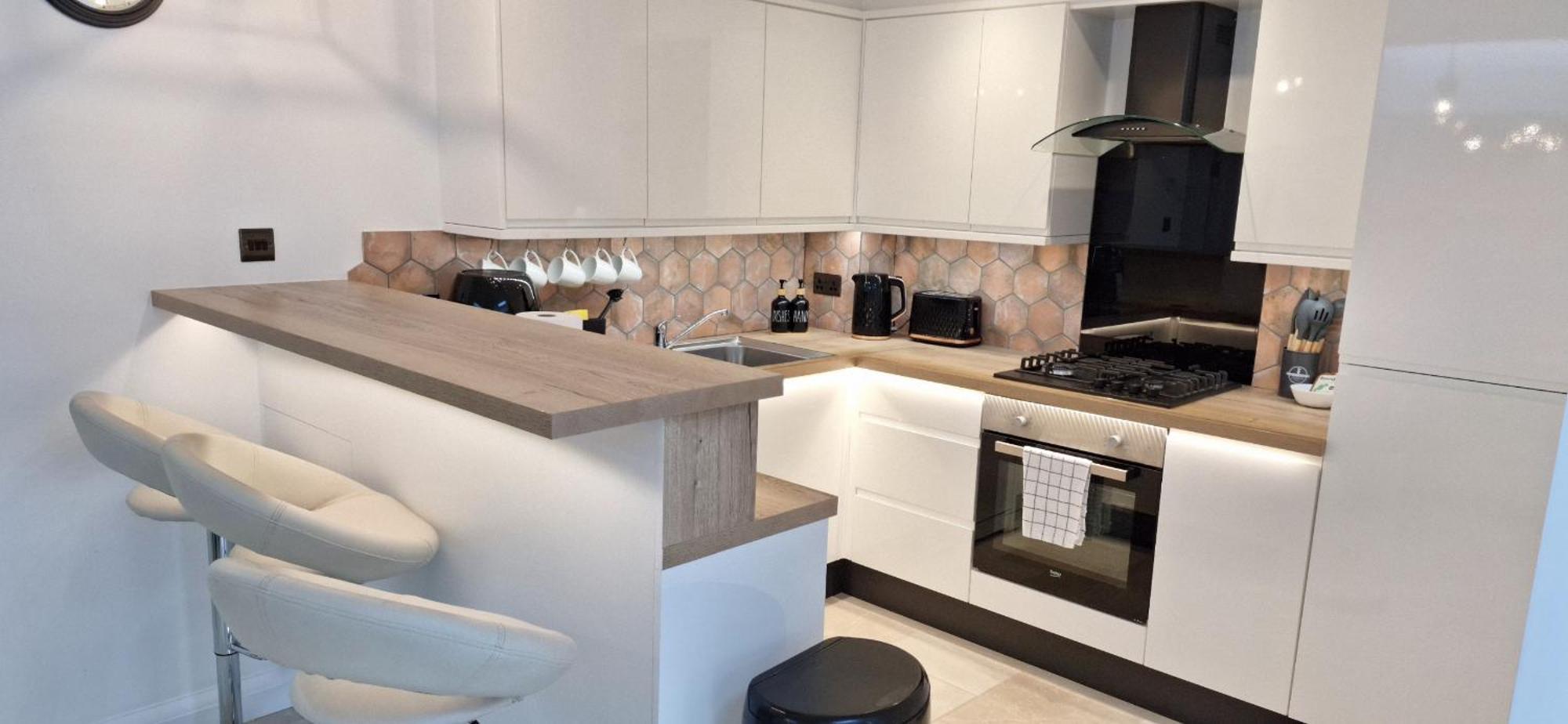 New 3 Bedrooms Flat In Ashford Near Heathrow Buitenkant foto
