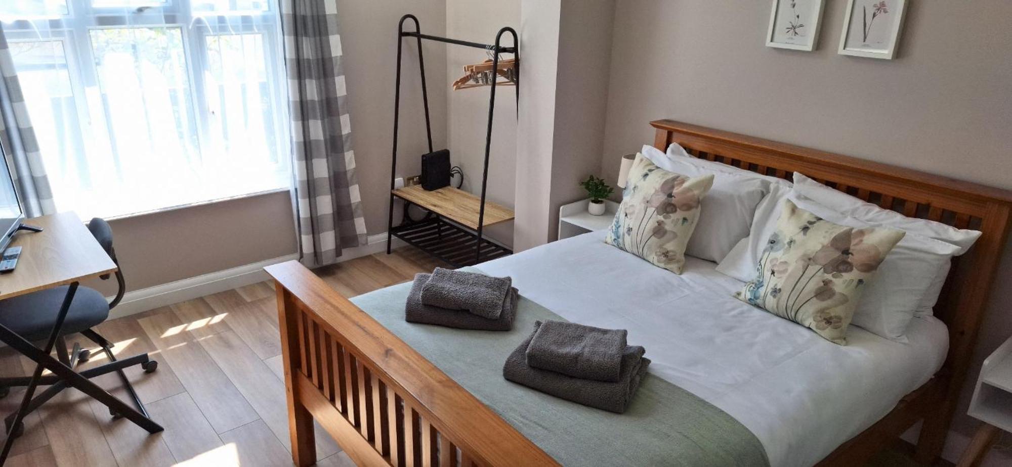 New 3 Bedrooms Flat In Ashford Near Heathrow Buitenkant foto